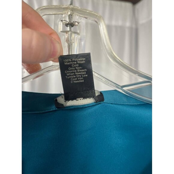 Ann Taylor Long Sleeve Satin Blouse Blue Vneck Womens Size XS Silky Sleek - Picture 4 of 7